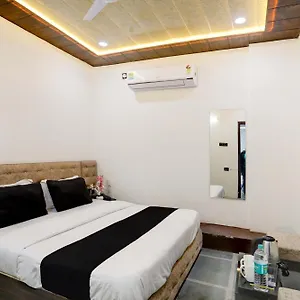 3* Hotel Collection O Park Paradise